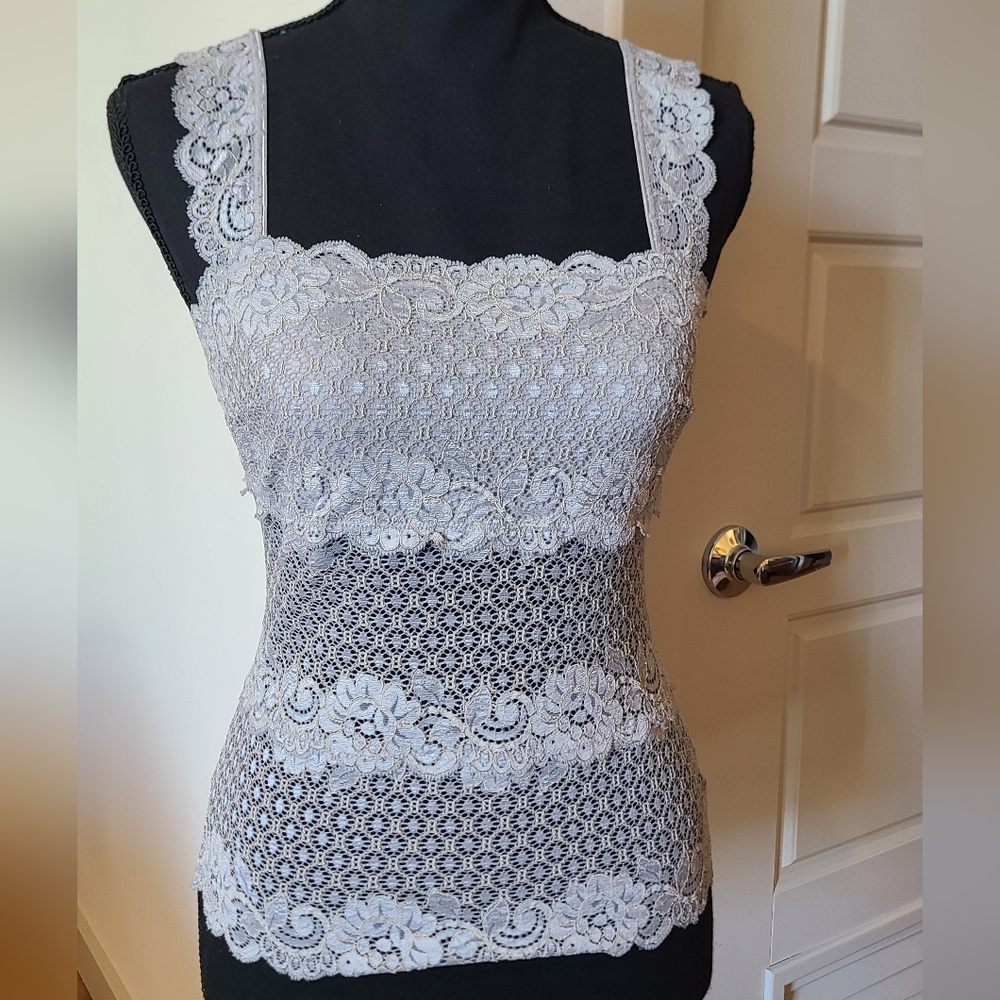 Farah Lace Top in Soft Gray